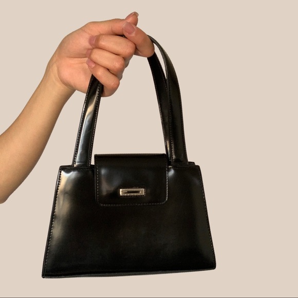 🖤🤍 Vintage Guess Leather Black Mini Purse 🤍🖤 - Picture 1 of 4